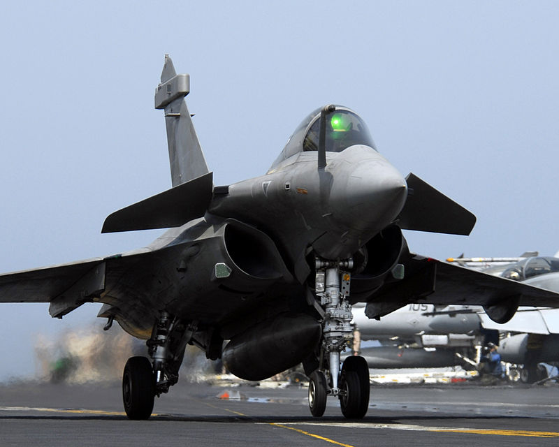 هيومن رايتس ووتش تدين قرار فرنسا بيع 30 مقاتلة رافال لمصر